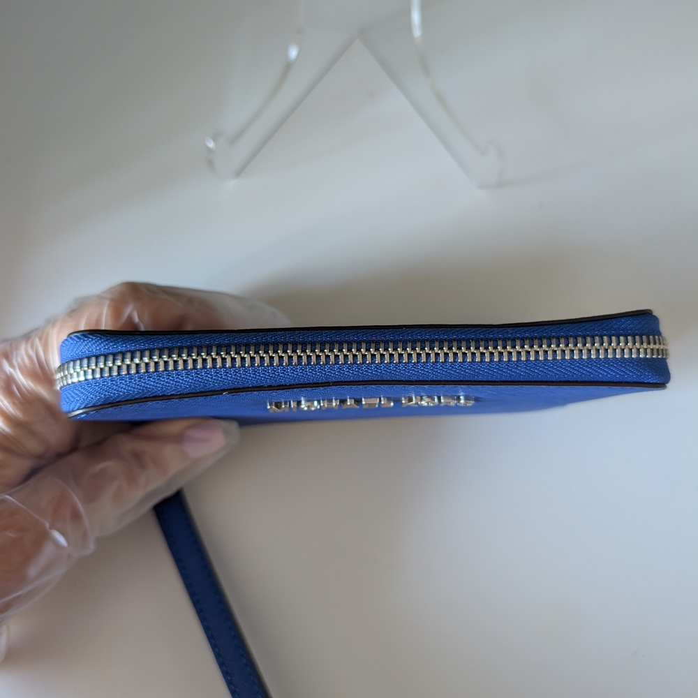 NWT Electric Blue Michael Kors Saffiano Wristlet - Picture 4 of 9